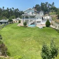 Nature & Family Guesthouse, hotel di Louredo