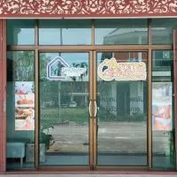 Two Sisters Suratthani – hotel w mieście Ban Don Rak