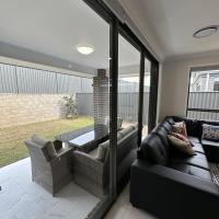 4 Bedrooms Home, hotel near Camden Airport - CDU, Gledswood Hills