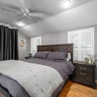 Charming 3BR Home Near DT with King Bed and Fire Pit, hotel poblíž Orlando Executive - ORL, Orlando