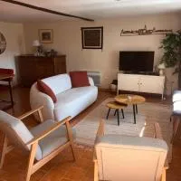 Le Plantier2: Beaulieu-sur-Sonnette şehrinde bir otel