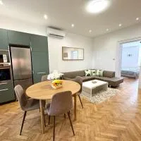 Central 13 Apartman, hotel v Győru