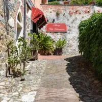 Villa Salvarezza, hotel di Noli