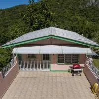 Natures Lodge Escape, hotel em Sabana Grande