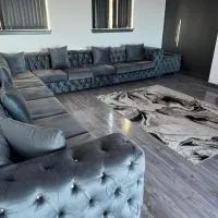 Waterfront luxury apartment, готель у місті Kinghorn