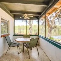 Viesnīca Dock & Fire Pit: Scenic Studio on Suwannee River! pilsētā Čīflenda