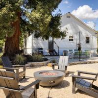 Stylish Central Napa Home with Serene Private Yard, hotel i n&aelig;rheden af Napa County - APC, Napa