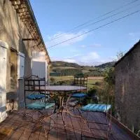 Le Nid, petit gîte de campagne، فندق في Boffres