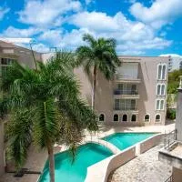 Ocean Bliss: Balcony & Pools & Peloton Bike!, hotel di Cupecoy