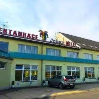 Hotel Joker, hotelli kohteessa Obrnice