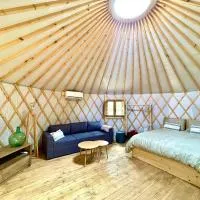 Camping El Madroñal โรงแรมในฟูเอนเตรีโดส