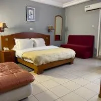 두알라에 위치한 호텔 Hotel Peninsule Bonamoussadi Douala