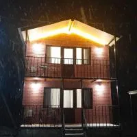 Cottage nikolozi2, hotel em Arsha