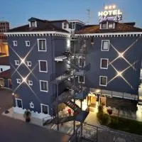 Momi's Hotel, hotell i Cavarzere