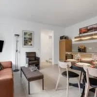 Luxury Apartment Central Reykjavík、レイキャビクにあるレイキャビク国内空港 - RKVの周辺ホテル