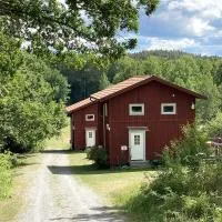 Three Bedroom Farm Cottage Lake Access and Free Boat, hotel v destinácii Valdemarsvik