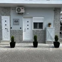 Aivalis corner، فندق في إرابيترا