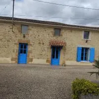 Bienvenue au gite papillon – hotel w mieście Sainte-Verge
