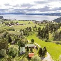Adventure house Katrine, hotel u gradu 'Mosvik'