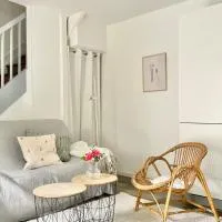 Le Layris - Maison indépendante avec cour, hotel a Campan