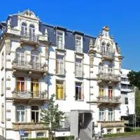 Hotel Garni Gästehaus der Kerckhoff-Klinik، فندق في باد ناوهايم