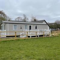Caravan in Holcot - Sleeps 6 - Pet Friendly, hotel poblíž Letiště Sywell - ORM, Holcot