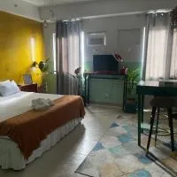 Poolside Apartment - Sleeps 4 Ac & Hot Shower، فندق في Marilao