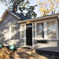 Sunshine Cottage 2 bedroom in duplex, hotel poblíž Hastings Municipal Airport - HSI, Hastings