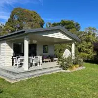 Honey Cottage - a cosy cottage in idyllic Tasman Region, hotel v destinaci Tasman