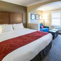 Comfort Suites Fresno River Park, hotelli kohteessa Fresno