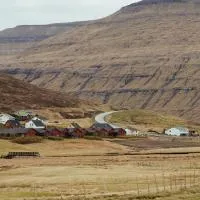 1BR Apt - Peaceful Village - Parking - Nature โรงแรมในHvalvík