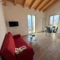 Appartamento Riflessi D'Acqua, hotel em Navene