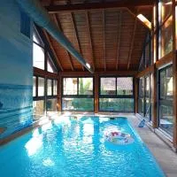 La Casa Malvarrosa- piscina climatizada, hótel í Ampuero