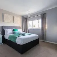 Clicketts - 3-Bedroom, Full Entire House, Sleeps 6 guests, Free wifi, Street Parking, Smart TV, Basildon, Essex London, hotel u gradu 'Basildon'
