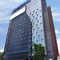 Howard Johnson IFC Plaza Ningbo، فندق في نينغبو