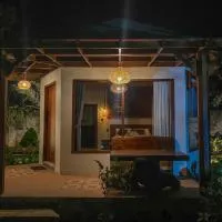 Arnez Tropical Cottage, hotel in Pronojiwo