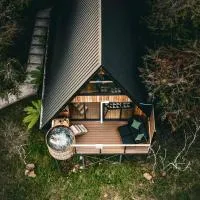The Eco Cabin Tasmania - Cedar Hot Tub, hotel i Deloraine