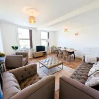 Cozy 2BR Flat Near Twickenham Stadium for Families、テディントンのホテル