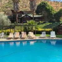 Casa de Campo con Piscina, Tinaja y Jardín, хотел в Curacaví