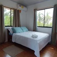 Coconut Lodge Maluhia, hotell sihtkohas Pavones