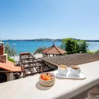 SEGET ESTATE Beachfront Oasis & Tradition since 1964 - Split Trogir Riviera, hotel di Trogir