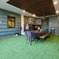 Natural Haven with Netflix Kubo Videoke & Alfresco Dining, hotel en Dasmariñas