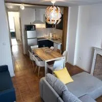 Grand appartement de ville avec 2 places de parking privées intérieur, hotel sa Beuvrages