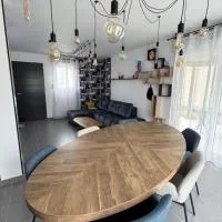 Yvetot Bocage에 위치한 호텔 Maison neuve Contemporaine