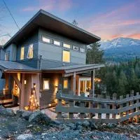 Casa del Rio - Peaceful River Guest Suite -Forests -Mountains -Hiking, hotel din Chilliwack