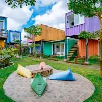Container Smart Stay CSS: Bedugul şehrinde bir otel