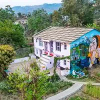 Dwarahat Village Farmstay- Babaji's Cave, hotel en Dwārāhāt