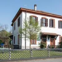 Capriate San Gervasio में, होटल Crespi d'Adda a "colori"