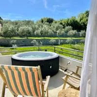 Tiny House with Hot Tub & View, hotel v destinaci Ulcinj