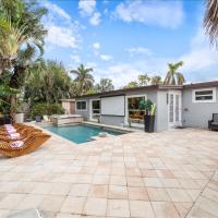 Chic Pool Naples Beach House, hotel near Naples Municipal - APF, Naples